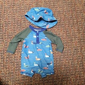 Mud Pie Baby Boy Rashguard One Piece Swimsuit and Hat Set, 0-3 months